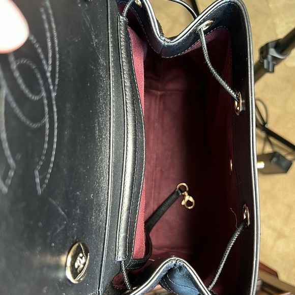 Chanel Black Leather Backpack EC Gold Hardware Turn Lock Comes Box, Bag & Flower - Picture 5 of 17